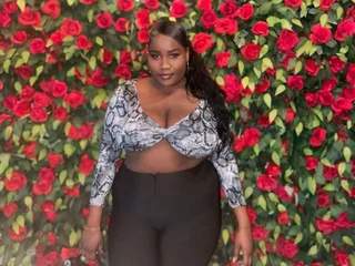 EmmyyCastell live cam video preview
