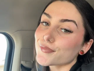 altgirlie Tiny Tits webcam from United States