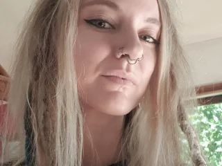 MsVixenViolet Tiny Tits webcam from Australia